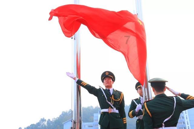 .抢教堂被雷劈是不是游戏画面